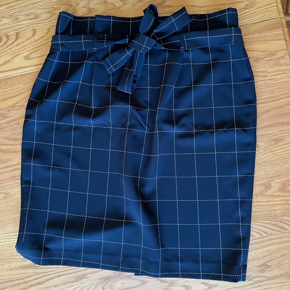 Liz Claiborne Career Black Skirt - Size 16